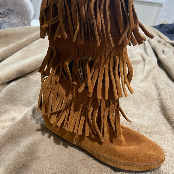 Minnetonka Moccasin Boots - Picture 2 of 3